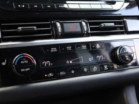 Certified 2024 Nissan Pathfinder SL image 16