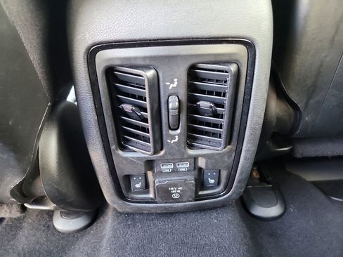 Used 2024 Dodge Durango GT RWD image 16