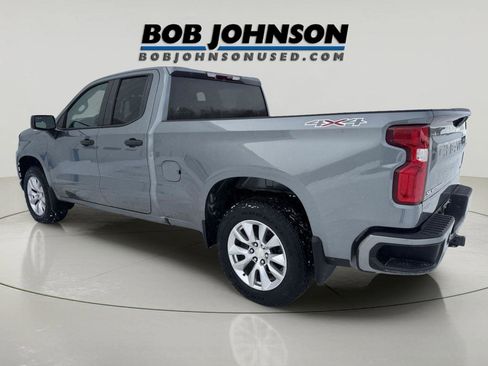 Used 2019 Chevrolet Silverado 1500 Custom w/ Custom Value Package image 5