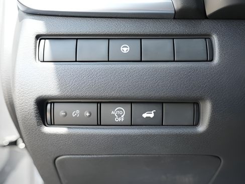 Used 2024 Nissan Rogue SV AWD/4WD image 25