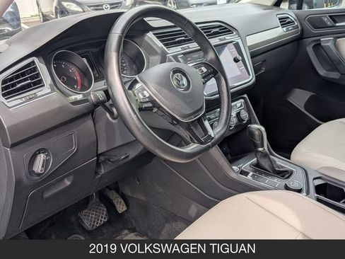 Used 2019 Volkswagen Tiguan SE AWD/4WD image 12