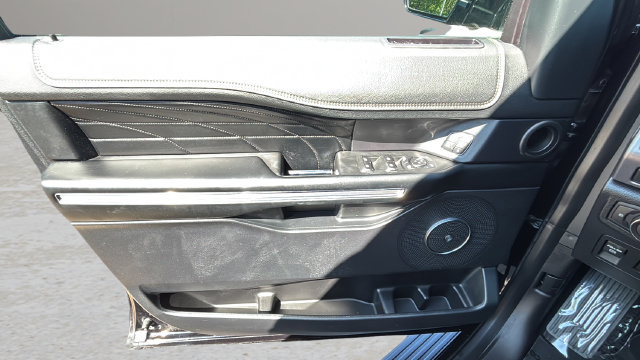 Used 2019 Ford Expedition Platinum AWD/4WD image 17