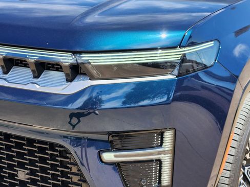 New 2026 Jeep Grand Wagoneer 2WD image 5
