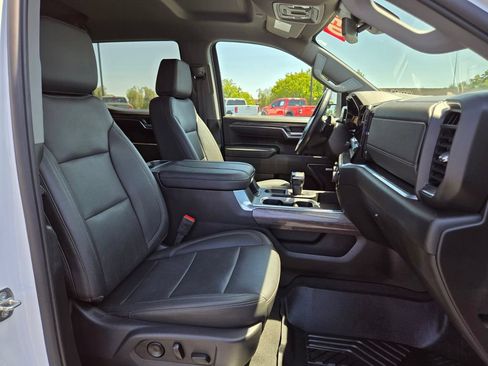 Used 2024 Chevrolet Silverado 1500 LTZ AWD/4WD image 19