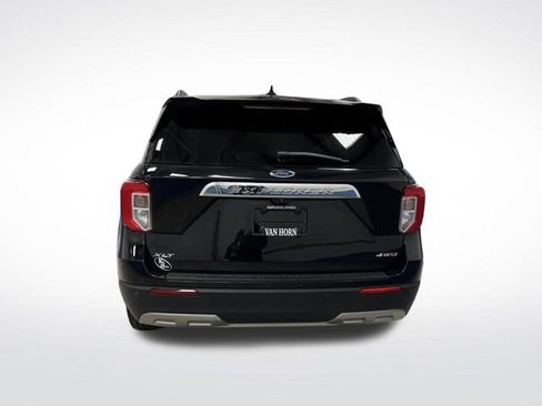 Used 2022 Ford Explorer XLT image 15