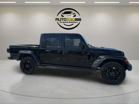 Used 2024 Jeep Gladiator Sport AWD/4WD image 8