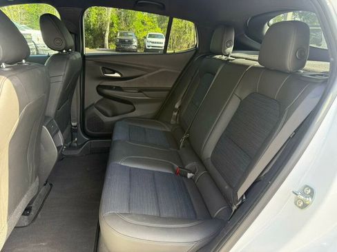 Used 2025 Buick Envista Preferred image 7