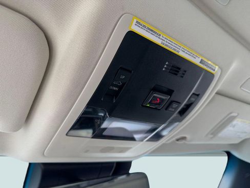 Used 2024 Lexus ES 300h w/ Premium Package FWD image 18