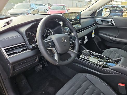New 2026 Mitsubishi Outlander SE FWD image 13
