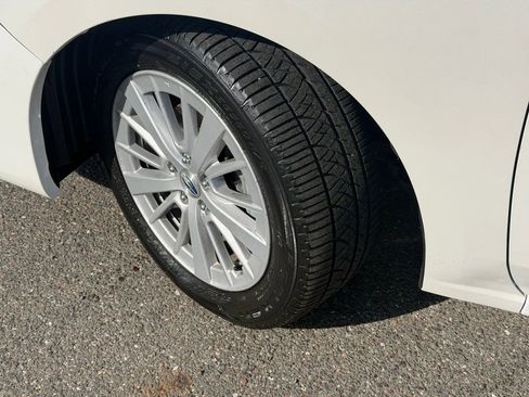 Used 2017 Subaru Impreza 2.0i Premium image 7