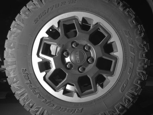 Used 2025 Toyota 4Runner TRD Off-Road Premium AWD/4WD image 11