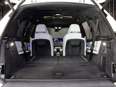 Used 2024 BMW X7 xDrive40i image 92