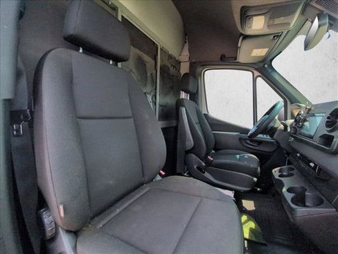 Used 2020 Mercedes-Benz Sprinter 2500 image 16
