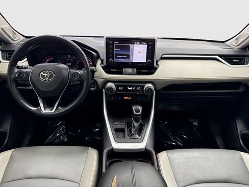 Used 2020 Toyota RAV4 Limited FWD image 20