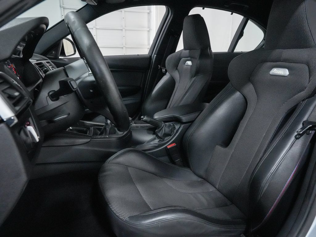 Used 2017 BMW M3 RWD image 9