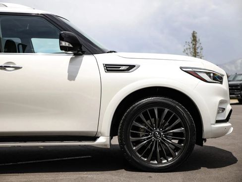 Used 2021 INFINITI QX80 Premium Select w/ All-Season Package AWD/4WD image 17