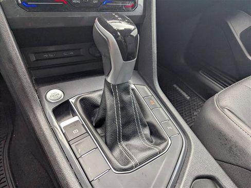 Used 2022 Volkswagen Tiguan SE R-Line FWD image 12