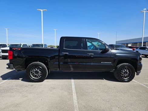 Used 2018 Chevrolet Silverado 1500 Custom w/ Custom Value Package image 2