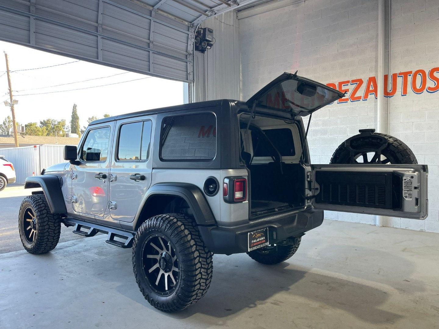 Used 2019 Jeep Wrangler Unlimited Sport S AWD/4WD image 3