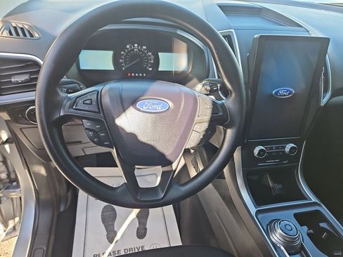 Used 2024 Ford Edge SE image 13