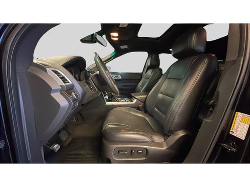 Used 2015 Ford Explorer Limited w/ Equipment Group 302A AWD/4WD image 12