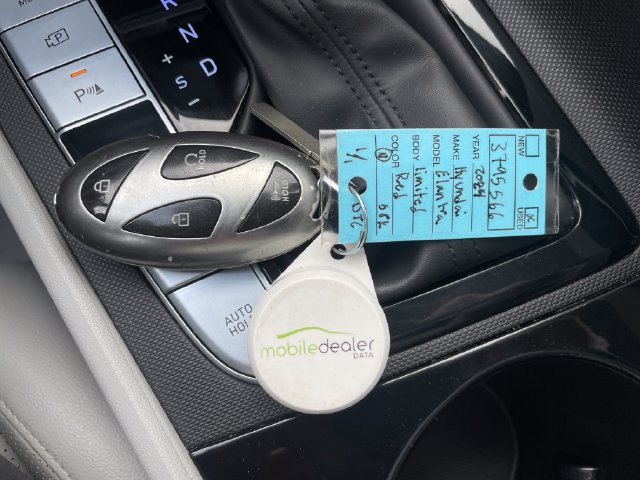 Used 2024 Hyundai Elantra Limited FWD image 26
