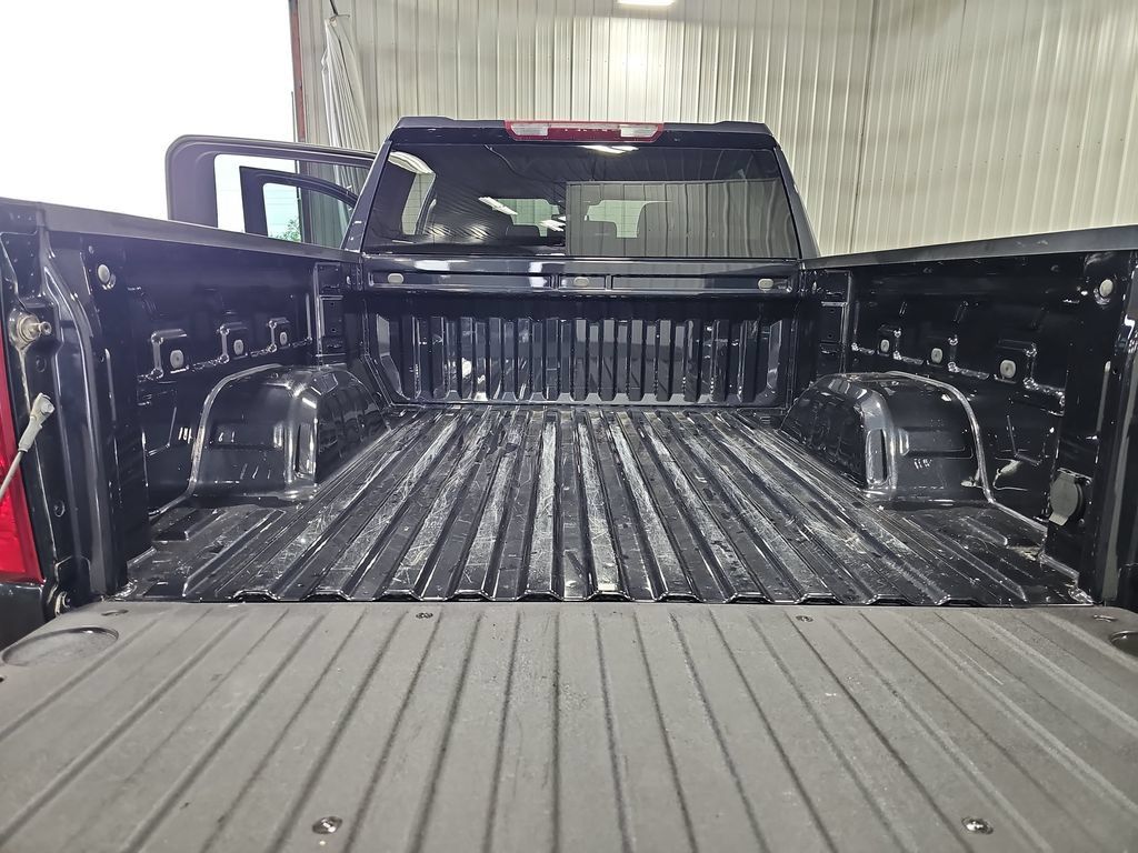 Used 2023 Chevrolet Silverado 1500 LT AWD/4WD image 12