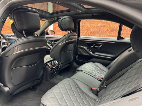 Used 2025 Mercedes-Benz S 580 S 580 image 24