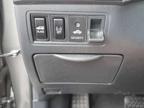Used 2008 Toyota Matrix XR FWD image 18