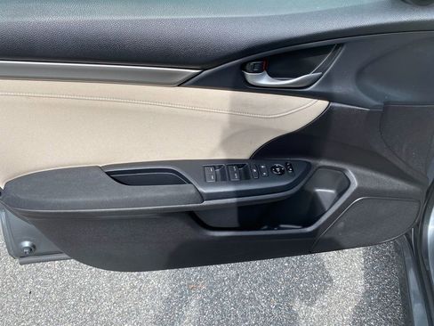 Used 2019 Honda Civic EX image 11