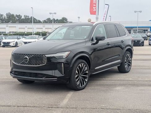 Used 2025 Volvo XC90 B6 Plus image 7