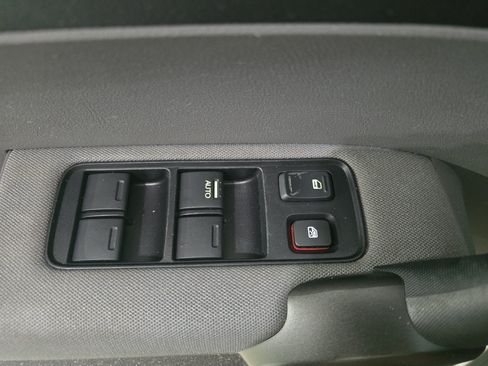Used 2011 Honda CR-V LX image 21