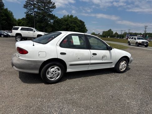 Used 1996 Chevrolet Cavalier Sedan FWD image 8