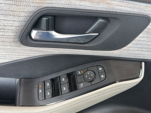 Certified 2023 Nissan Rogue SV AWD/4WD image 18