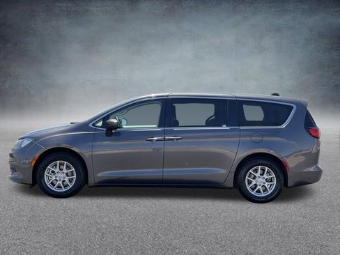 Used 2023 Chrysler Voyager LX FWD image 7