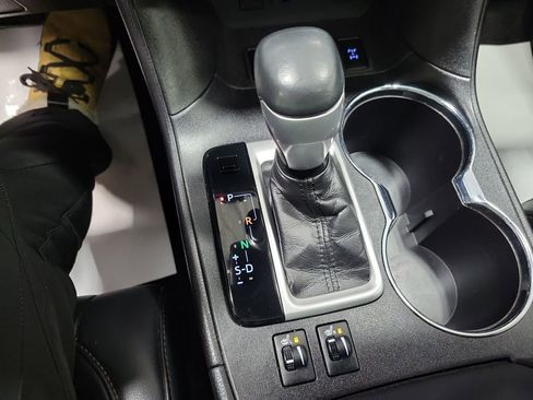 Used 2019 Toyota Highlander XLE image 39