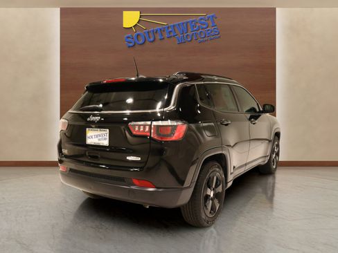 Used 2019 Jeep Compass Latitude w/ Safety & Security Group image 4