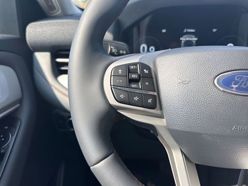 Used 2026 Ford Explorer Active image 16