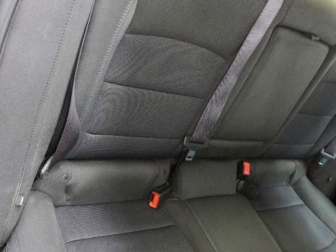 Used 2017 Chevrolet Cruze LT image 8