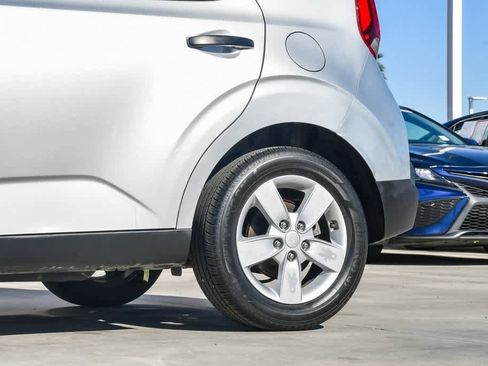 Used 2020 Kia Soul LX image 11