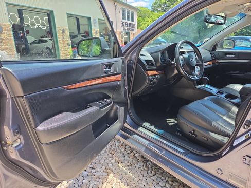 Used 2014 Subaru Legacy 2.5i Limited AWD/4WD image 13
