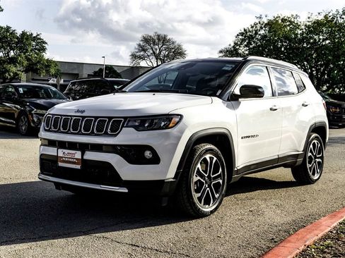 Used 2024 Jeep Compass Limited image 9