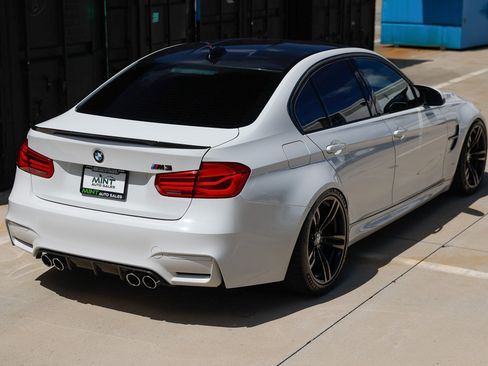 Used 2018 BMW M3 RWD image 15