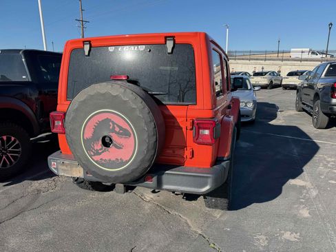 Used 2019 Jeep Wrangler Unlimited Sahara w/ Uconnect 4C Nav & Sound Group image 6