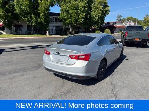 Used 2018 Chevrolet Malibu Hybrid w/ Driver Confidence Package FWD image 6