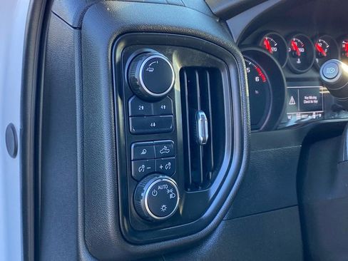 Used 2025 Chevrolet Silverado 2500 Custom w/ Custom Value Package image 11