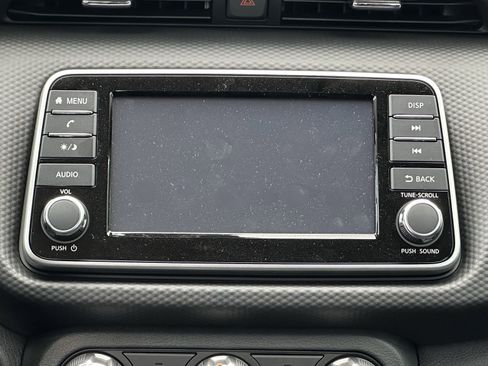 New 2025 Nissan Kicks Play S image 3