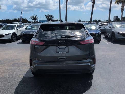 Used 2022 Ford Edge SE w/ Black Appearance Package AWD/4WD image 5