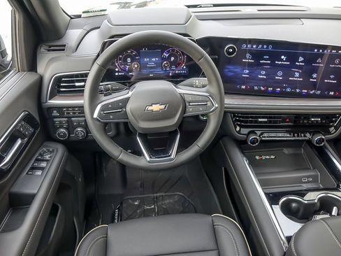 New 2026 Chevrolet Suburban Premier image 22