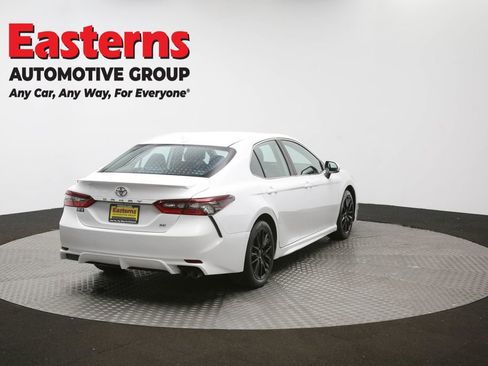 Used 2024 Toyota Camry SE image 40